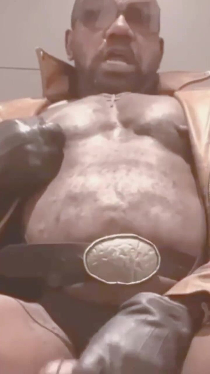 Black mature kinky muscle: Negro Denim Smoke Titplay &amp; Paja