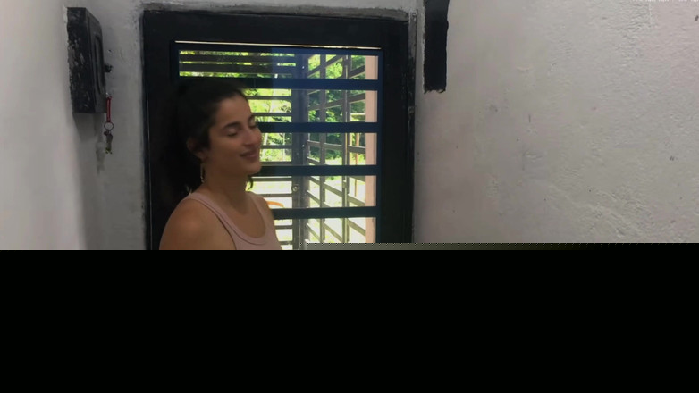 NamiQseiiin: पड़ोसी मेरे पीसी को ठीक करने में मेरी मदद करने के लिए आता है