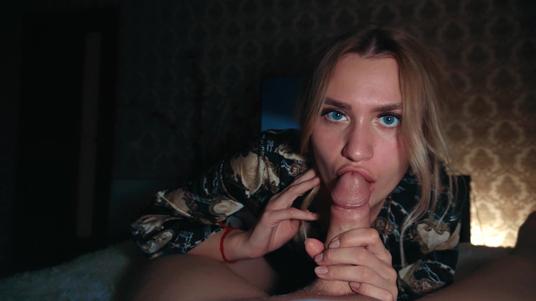 LuxuryMur: Rayuan ibu tiri untuk mengisap kontol dimahkotai dengan keberhasilan - dengan...