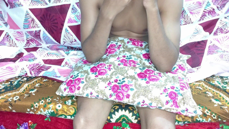 Silver_Worm: Teman ke ghar pe chudvayi mene
