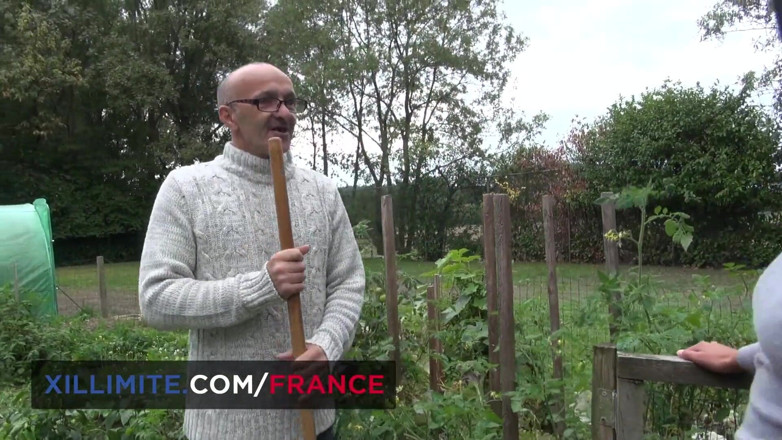 Made In France: Awek super panas mengongkek tukang kebun tua