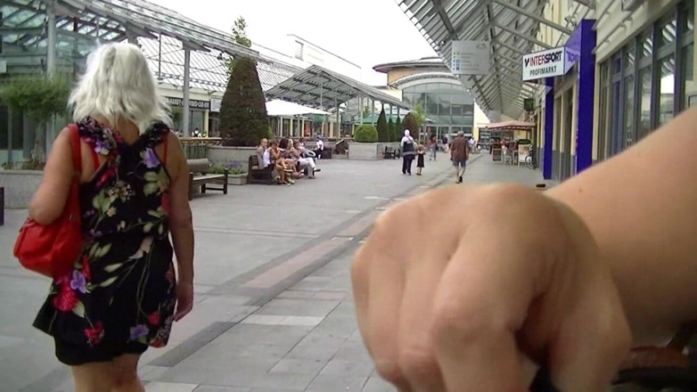 Popp Sylvie: Shopping mall fuck