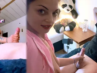 Mia Maripolla: I Gave My Husband a Relaxed and Fun Selfie Handjob