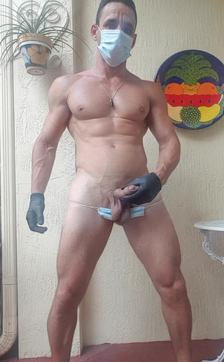 Eden Adonis: Daleko, zůstaň v bezpečí