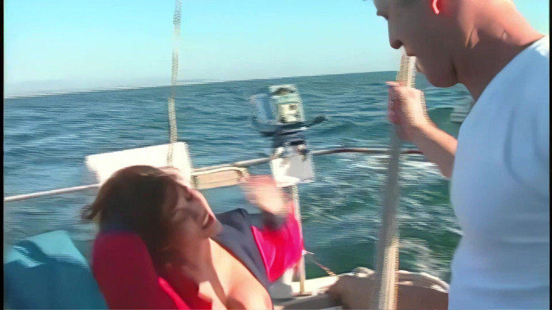 Perv Milfs n Teens: Kianna Bradley je na Babewatch