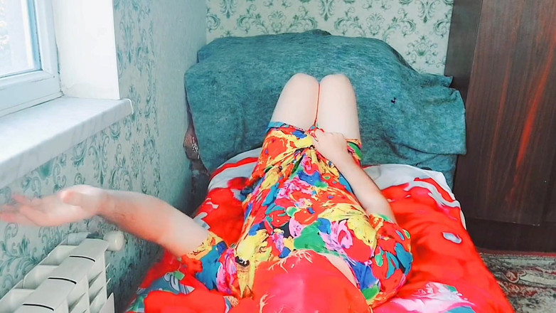 Kitty_Cross: Bootylicious travestiet: mijn grote, mooie kont in stijl schudden!