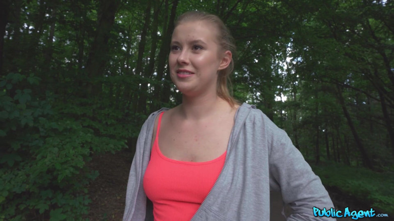 Public Agent: Agent - une coureuse en legging moulant se fait baiser et...