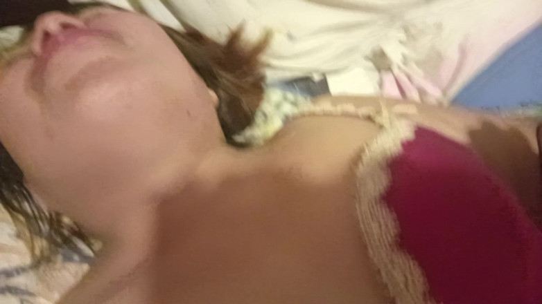 Moo DBOXXX: 我和我在 Facebook 上认识的单身继母发生性关系