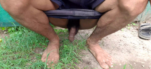 Che: Pee Cock Handjob Black Big Outdoor