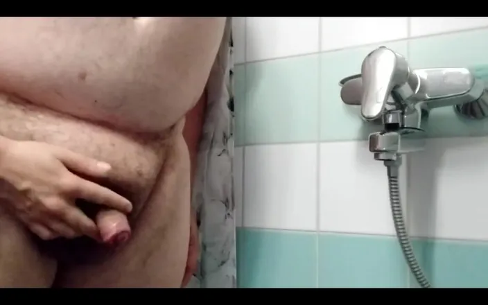 Asian slave & white superchub Master: Guarda come Eve lava il cazzo di adams, come lei...