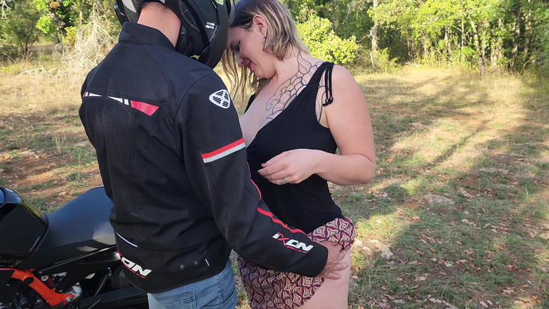 Sexymarghot: Biker Fucks Me on This Motorcycle in Threesome with My...