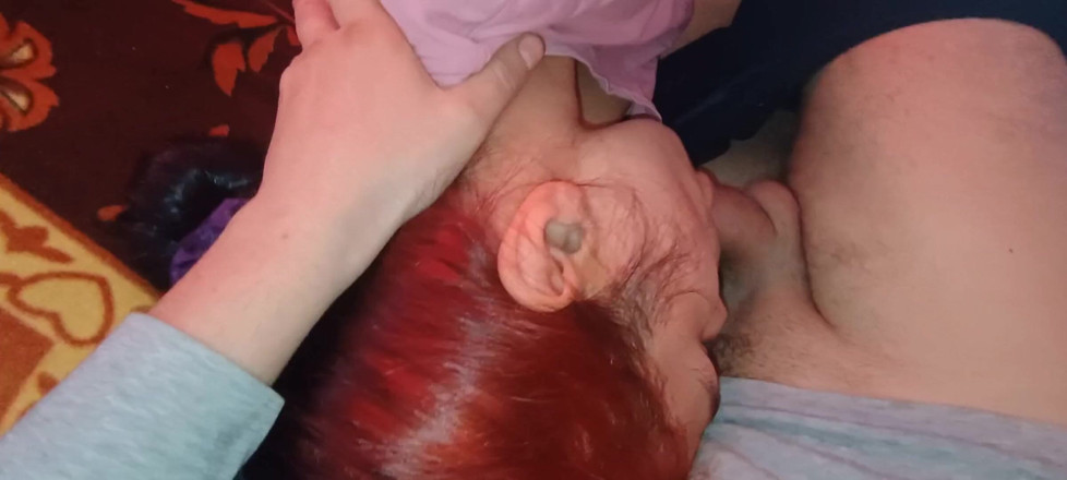 Ionut899: Ik neuk mijn stiefdochter in haar mond en kom klaar...