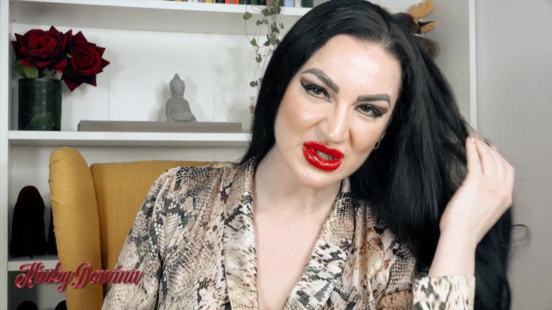 KinkyDomina: Maestra rumana te encanta con su lápiz labial rojo