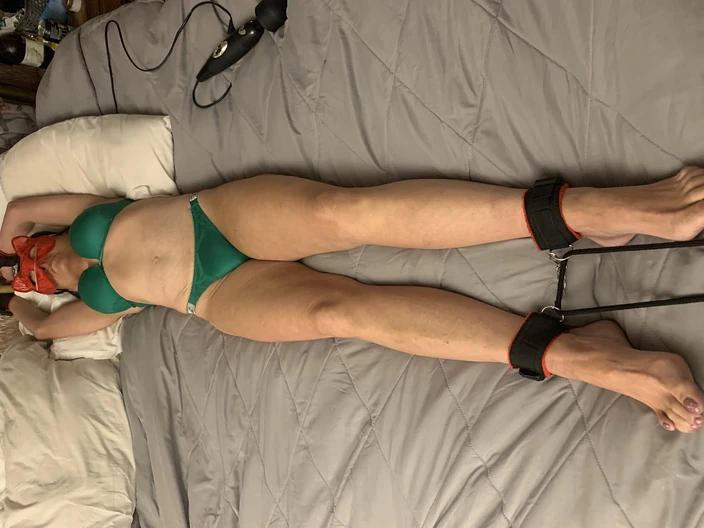 Wetwife2024: Cô vợ ướt át bị trói và trêu chọc 2