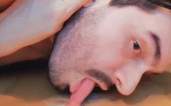 Slutclosetedfag comendo porra anal no chão como um porco