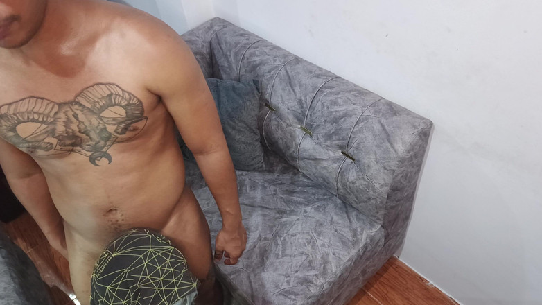 Foxxx_paulo: Bir yarak almaya geldi ve sonunda ona verdi