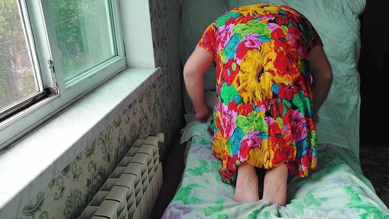 Kitty_Cross: Melancap bebas tangan – pra pancut dengan kaki comel ladyboy saya