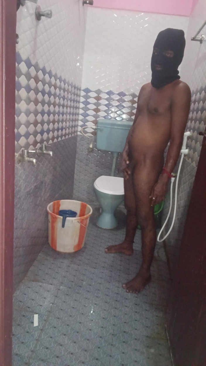 Reshmahotever: Tamilská sexy manželka šuká v koupelně a tančí