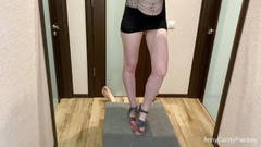 AnnyCandyPainboy: 女孩在挤奶板上惩罚鸡巴