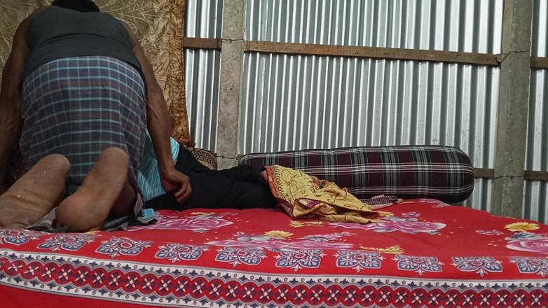 SAFI TV: पहली बार अकेले सेक्सी वीडियो के साथ हॉट आंटी की चुदाई