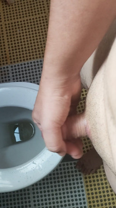 Shyboymasturbate: Fofa gorda garoto tendo uma pequena gozada depois de xixi