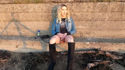 The Midnight Minx: Beach walk revisit
