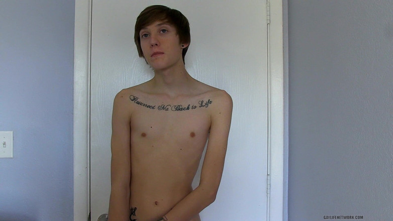 Teach Twinks: Nick, nouveau garçon jumelle, se fait interviewer