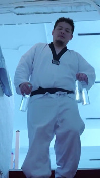 เมียเลวเย็ดอาจารย์คาราเต้ใน dojo