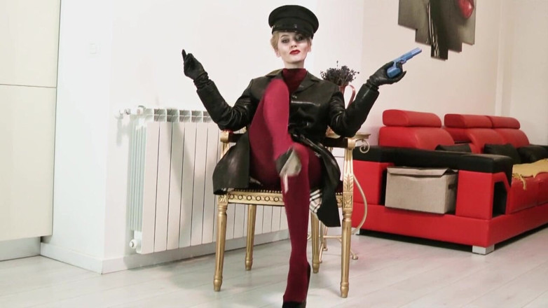 Goddess Celine: Mai întâi spermă, apoi lichid vital