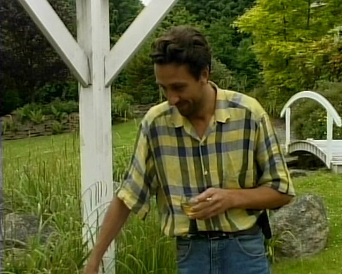 BB Video - Old School: 赤毛とダブルペネトレーションを伴う屋外ティーンスリーサムFMM