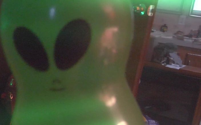 Voo Doo XXX: Alien Inflatable Encounter