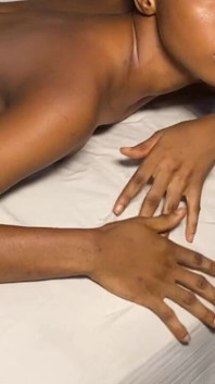 Heißer BBC fickt zierliche muschi
