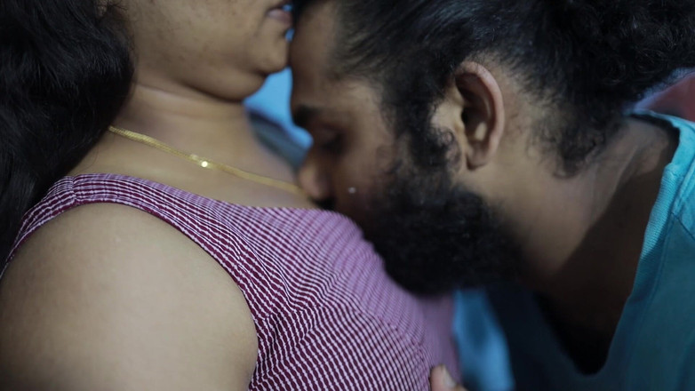 Vaigavarun45: Romansa navel dengan kain sosis bagian 1