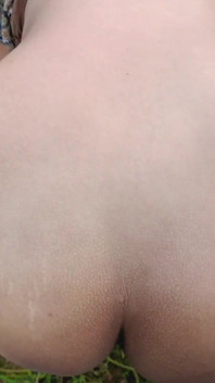 Eu fiz sexo com um garoto que veio trabalhar em nossa fazenda e ele estava muito satisfeito comigo muito