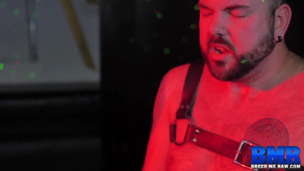 Breed Me Raw: BREEDMERAW - Atlas Grant est attaché à Aiden Storm