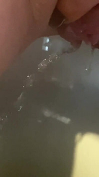 Una piccola pipì. Riesci a sopportare tutto questo?