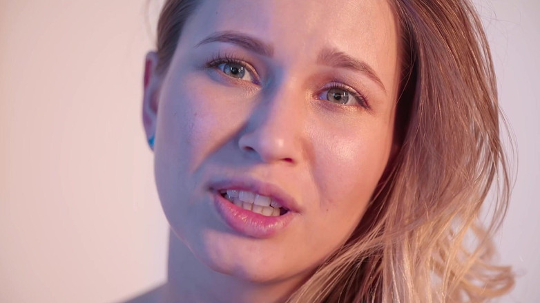 Stella Cardo: Ze steekt een in haar natte