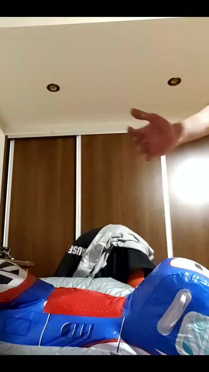 Floatie Boy: Vertikální Vid - kouření mnoho nafukovacích člunů při honění ve streamu