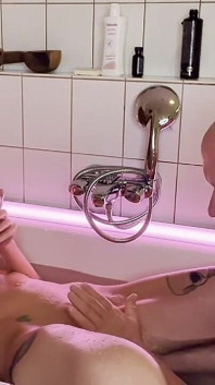Trio Fistfucking Con Bionda MILF, Calda Latina E Vecchio