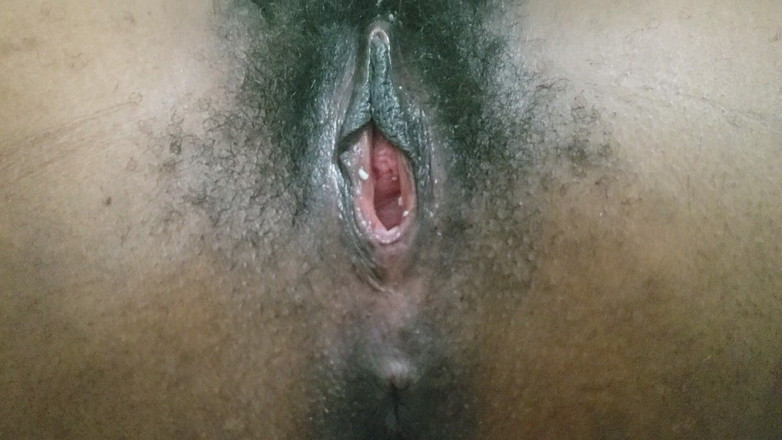 Lovemina: Curvas gorditas y grandes culos con coño peludo en primer...