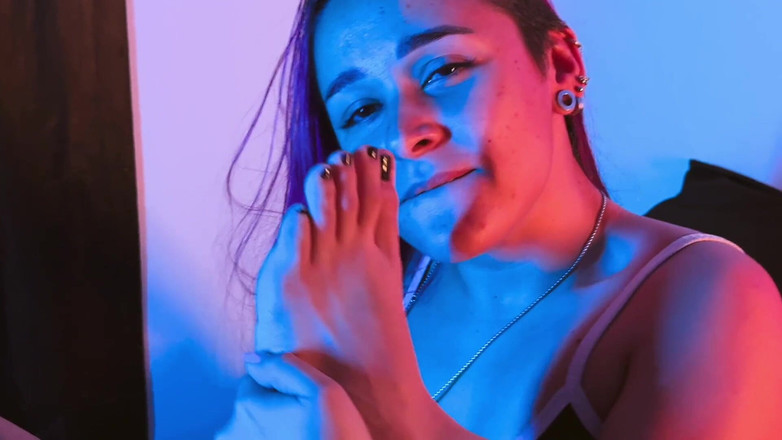 RafaUnicornio: Krásné Nohy Teen Masturbuje S Robertkem Jednorožec