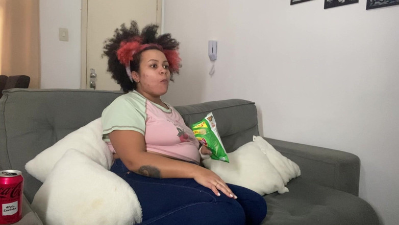 Cutiepiie Chubby: Bbw che scoreggia e viene sborrata mentre guardo la TV