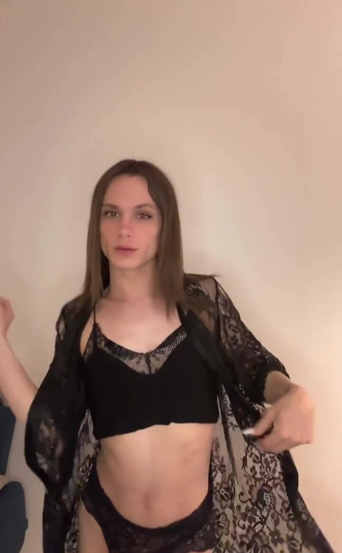 TS Kylie Star: Co byś szeptał do mojego ucha?