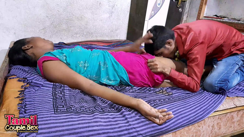 Tamil Couple Porn Videos: Cazzo ragazza indiana calda sborra nella sua figa stretta, lei...