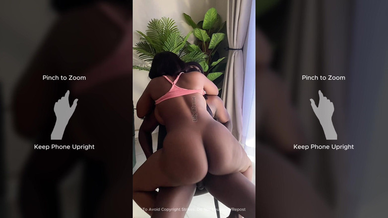 Afrocummy: İçine boşalana kadar o yarağa yavaş biniyor