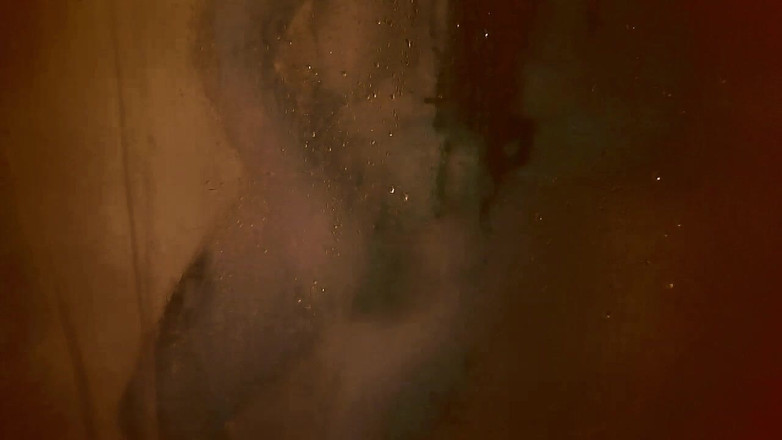 IamVideoVixen: Ogni goccia è meglio quando guardi