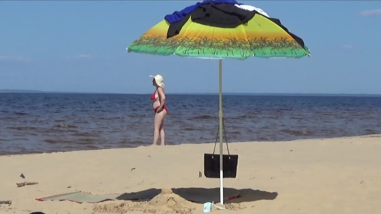 StrongSrg: Funny Stepmommy Has Fun on the Beach with Young Guys