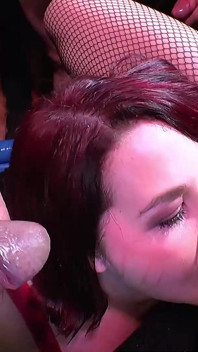 Blond Tik Sväljer Allt - Golden Shower & Cumshot i slutet