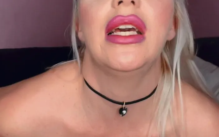 Sultry Silvea: Sultry Silvea Fucking My Holes