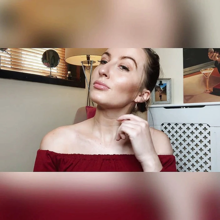 SophiaSmithUK: Striptýz a JOI